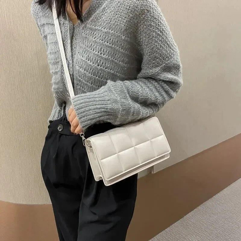 Bolsa feminina pequena elegante transversal