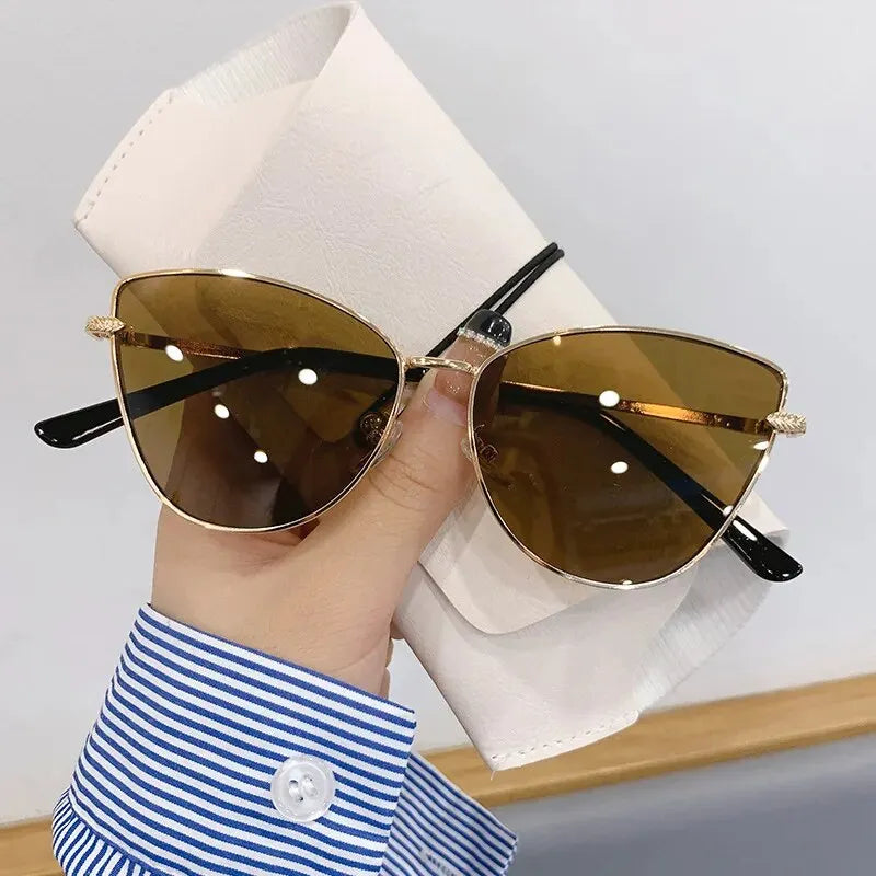 Óculos de sol retrô de metal com armação pequena estilo gatinho UV400