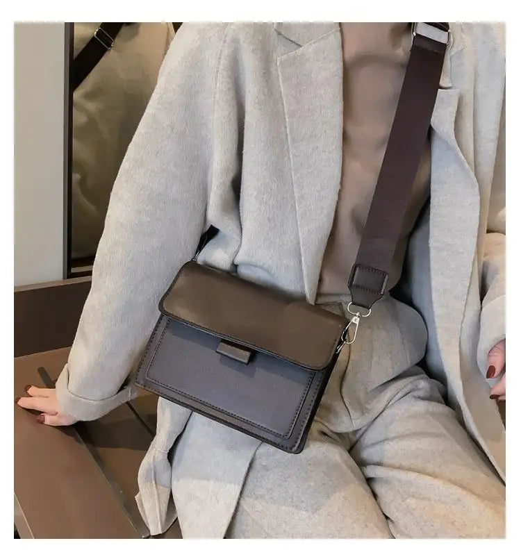 Bolsa transversal feminino ótima para viagem passeio reuniões com alça bolsa pequena.