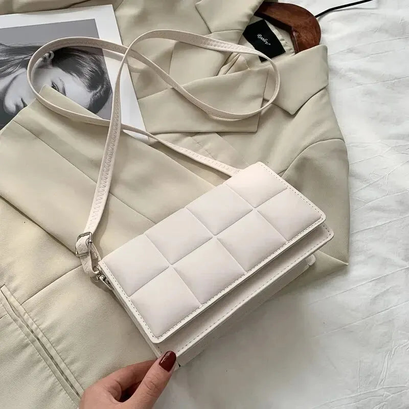 Bolsa feminina pequena elegante transversal