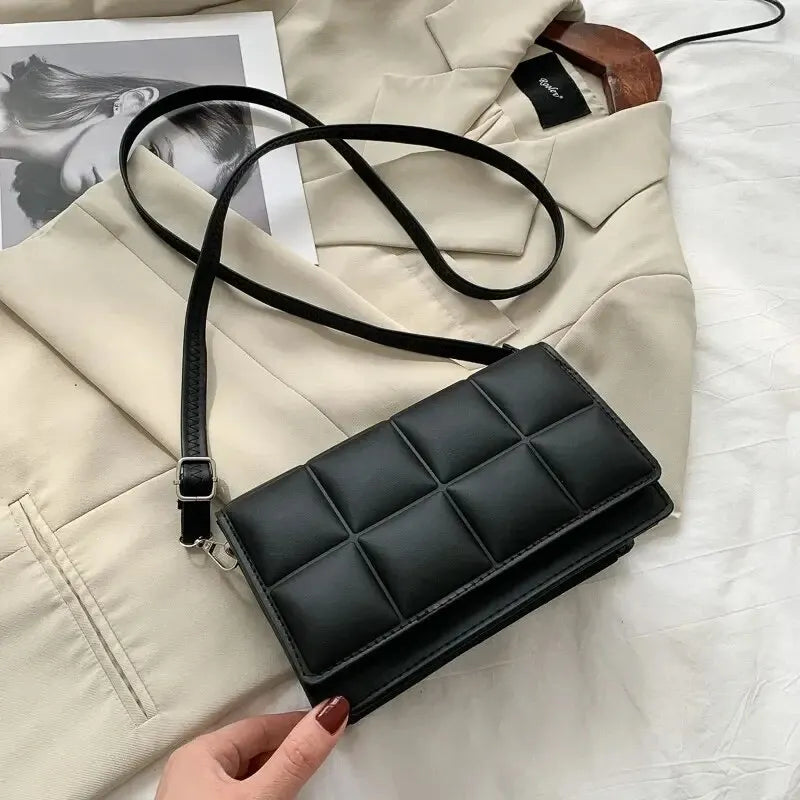 Bolsa feminina pequena elegante transversal