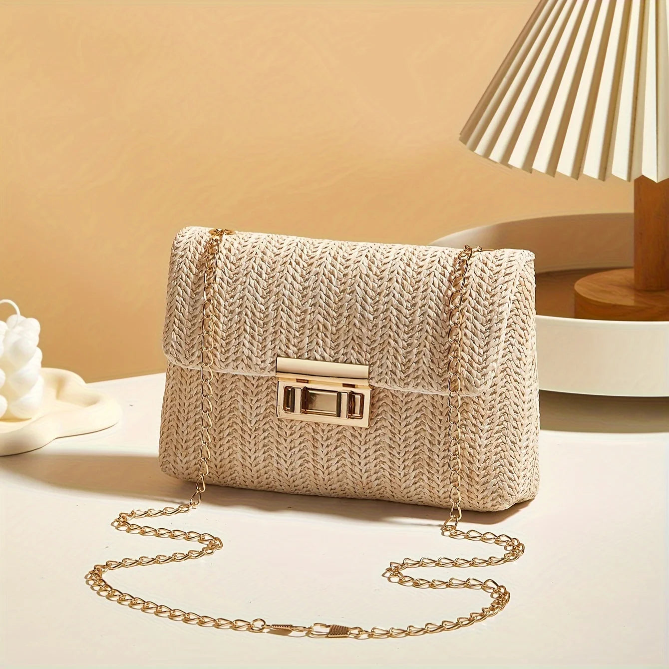 Bolsa de ombro feminina feita à mão em palha trançada, bolsa transversal de cor sólida da moda com fecho de trava