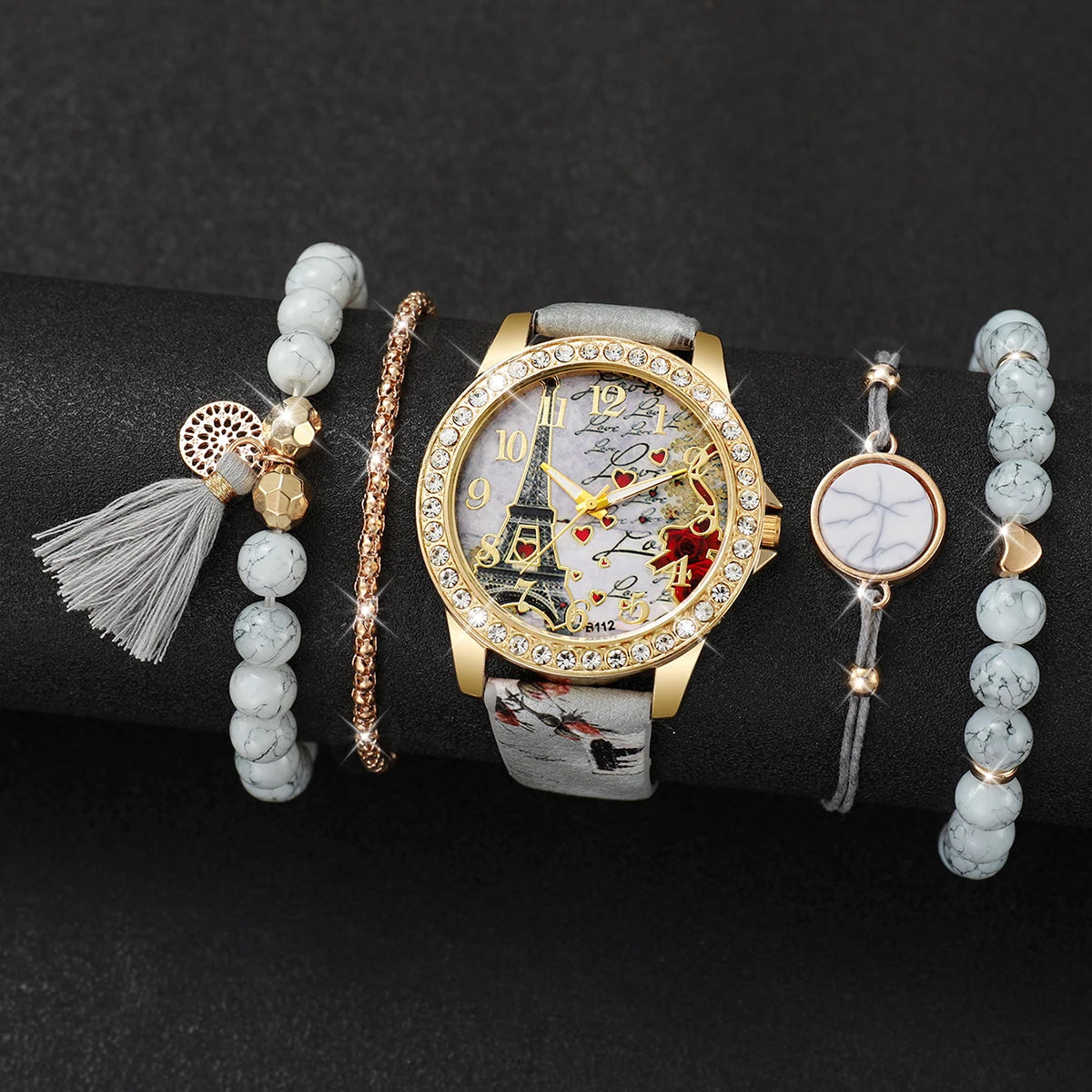 Relógio feminino com pulseira de couro estampada com  personagem vintage acompanha strass e flores, conjunto de 3/4/5 peças.