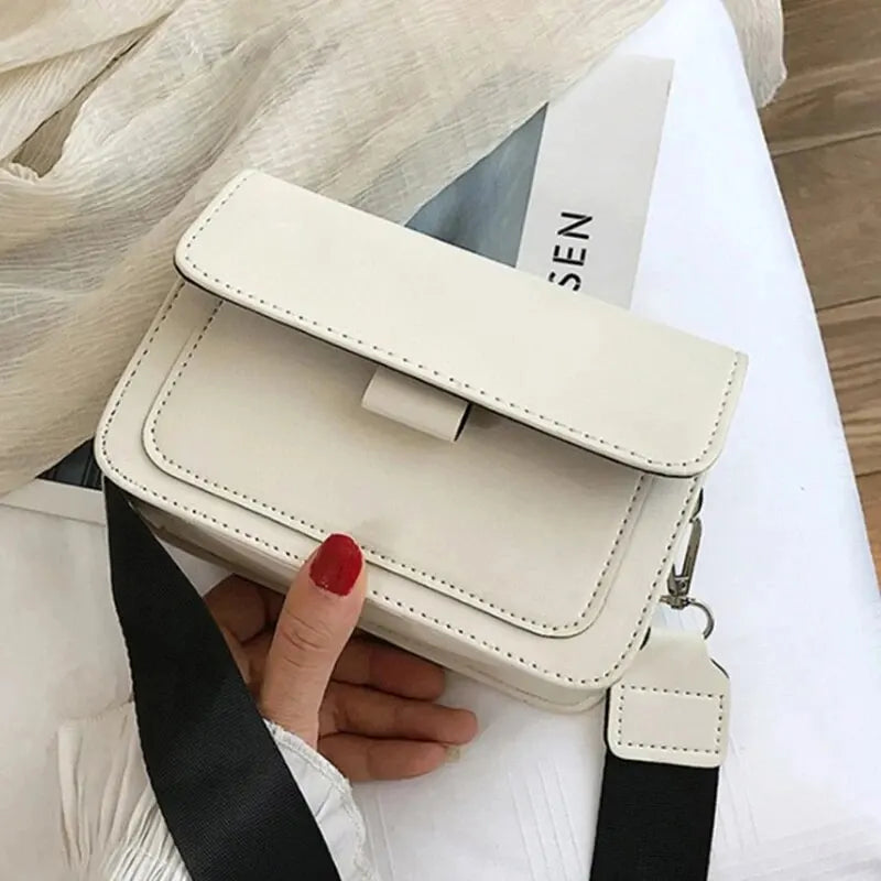 Bolsa transversal feminino ótima para viagem passeio reuniões com alça bolsa pequena.