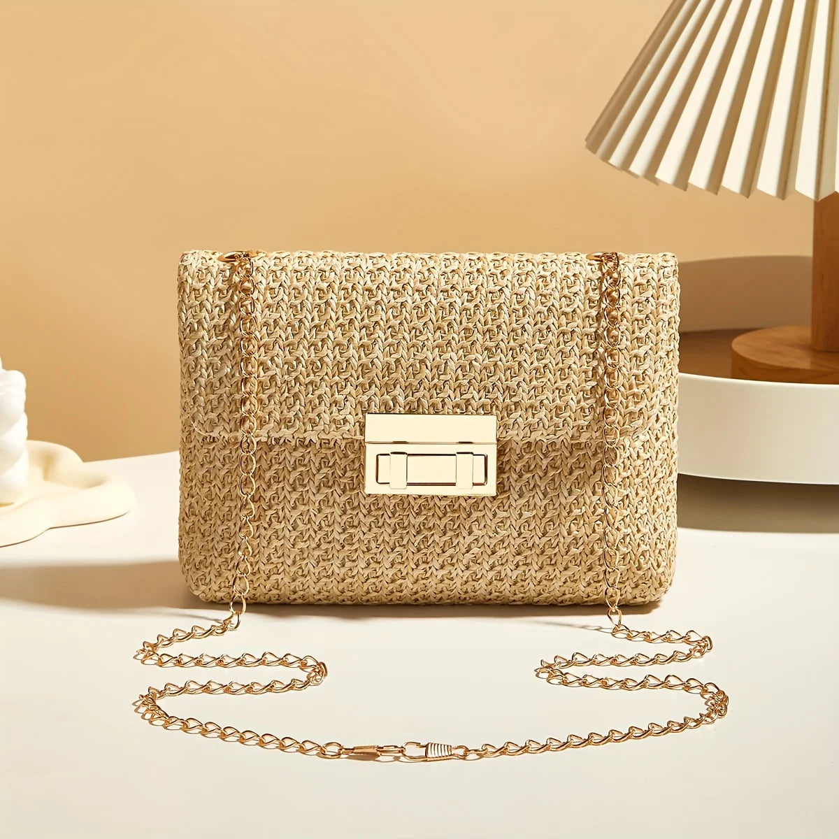 Bolsa de ombro feminina feita à mão em palha trançada, bolsa transversal de cor sólida da moda com fecho de trava