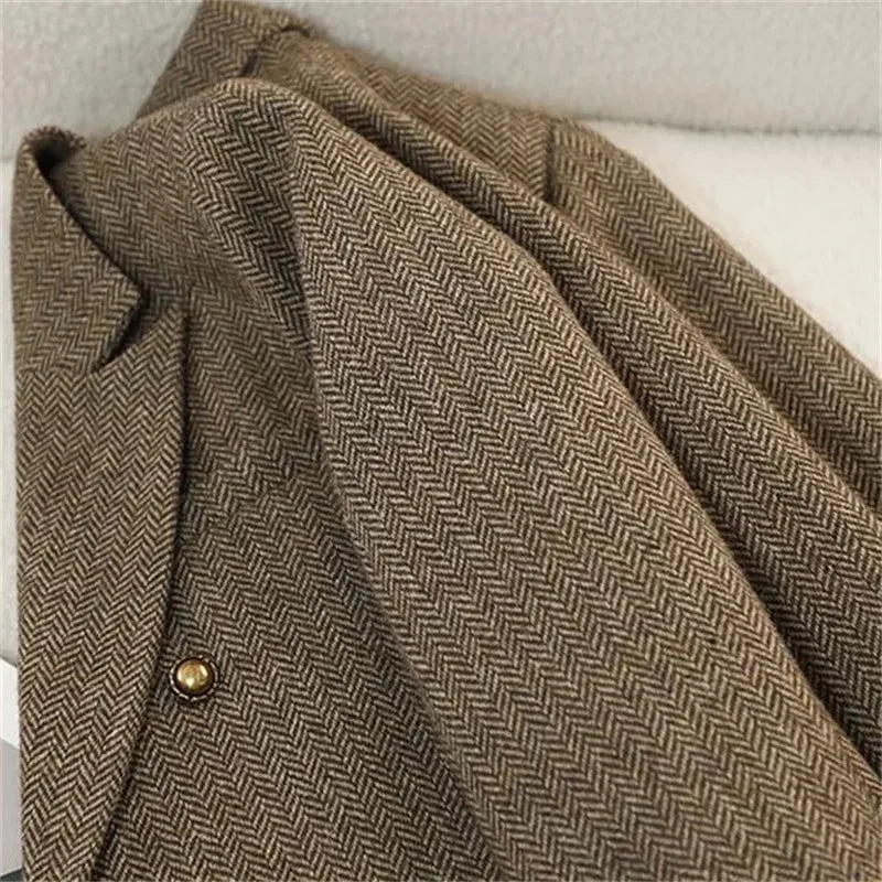 Blazer feminino de alta qualidade  com design moderno e elegante para mulheres que gostam de se vestir bem!