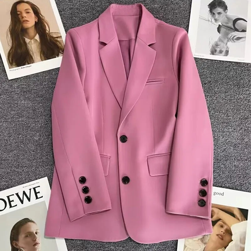Blazer feminina elegante com botões moda social para ocasiões de trabalho, escritório, casamento, etc.