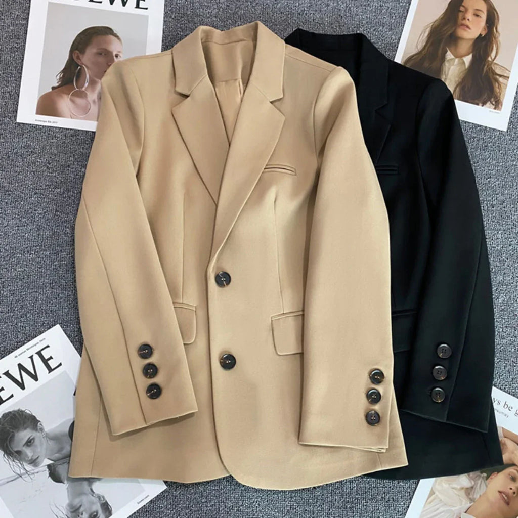 Blazer feminina elegante com botões moda social para ocasiões de trabalho, escritório, casamento, etc.