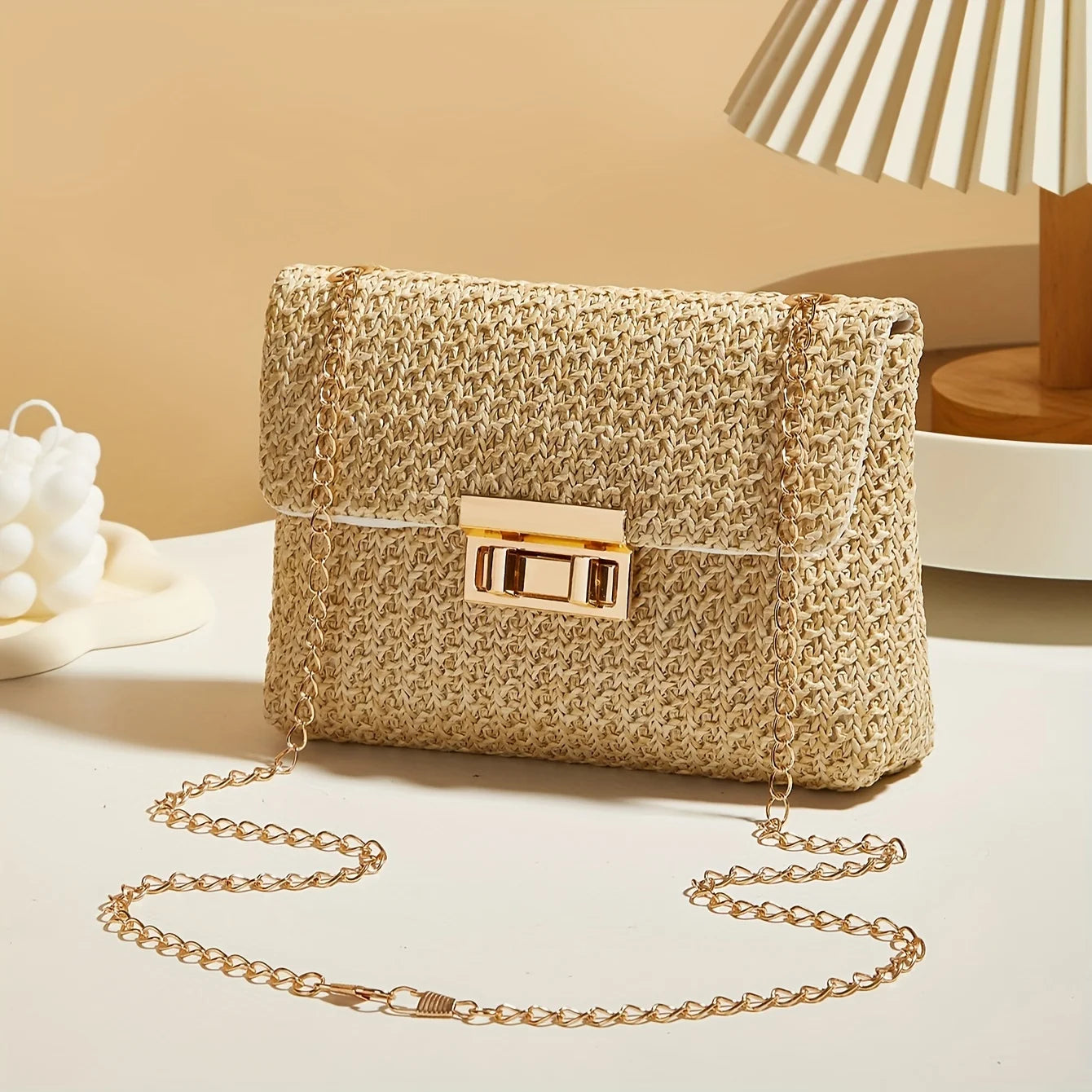 Bolsa de ombro feminina feita à mão em palha trançada, bolsa transversal de cor sólida da moda com fecho de trava