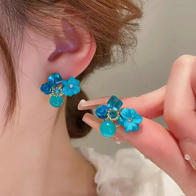 Brincos de flores verdes para moda feminina com folhas de zircônia de luxo.