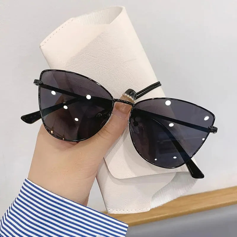 Óculos de sol retrô de metal com armação pequena estilo gatinho UV400