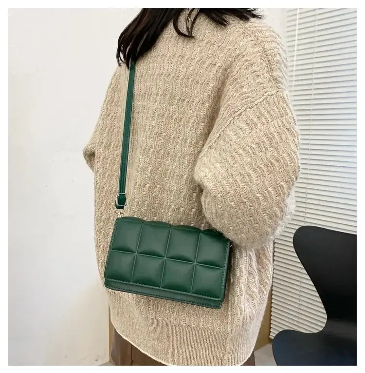 Bolsa feminina pequena elegante transversal
