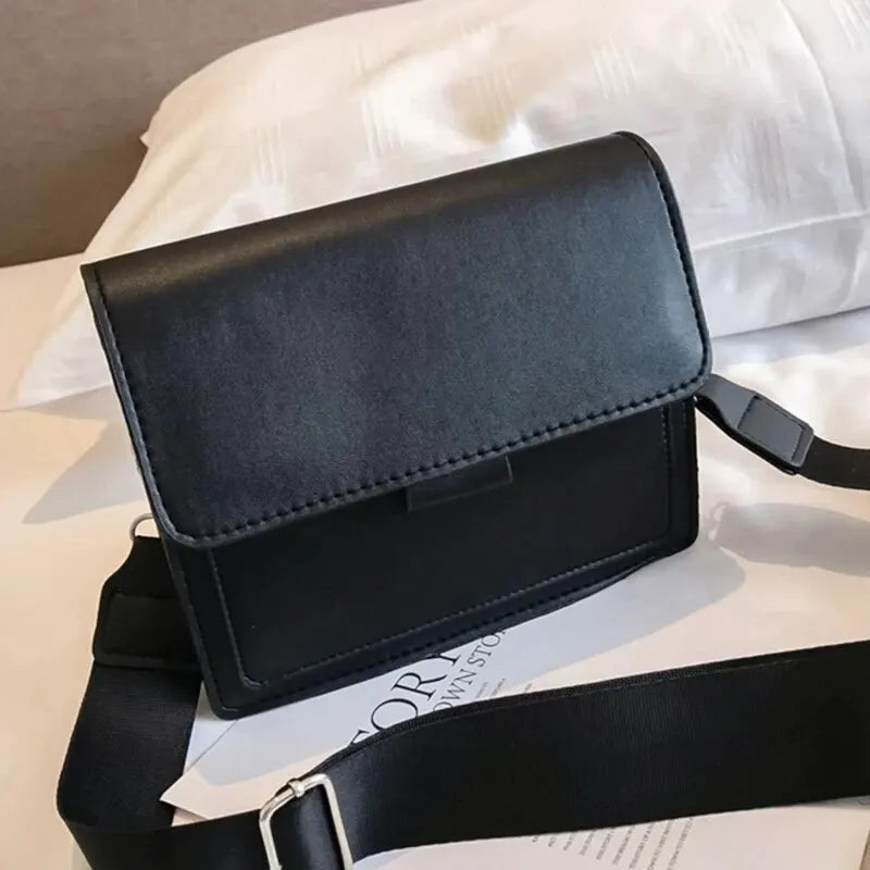 Bolsa transversal feminino ótima para viagem passeio reuniões com alça bolsa pequena.
