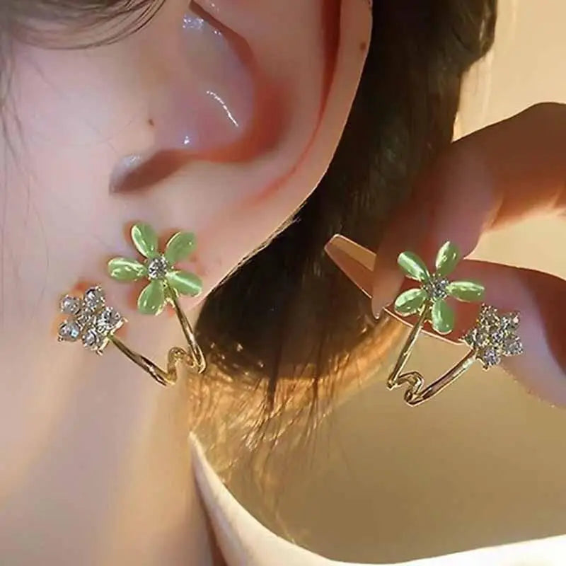 Brincos de flores verdes para moda feminina com folhas de zircônia de luxo.