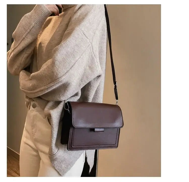 Bolsa transversal feminino ótima para viagem passeio reuniões com alça bolsa pequena.