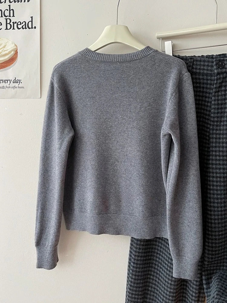 Cardigan feminino com fivela dourada, manga longa, casual, fino, de malha elegante.