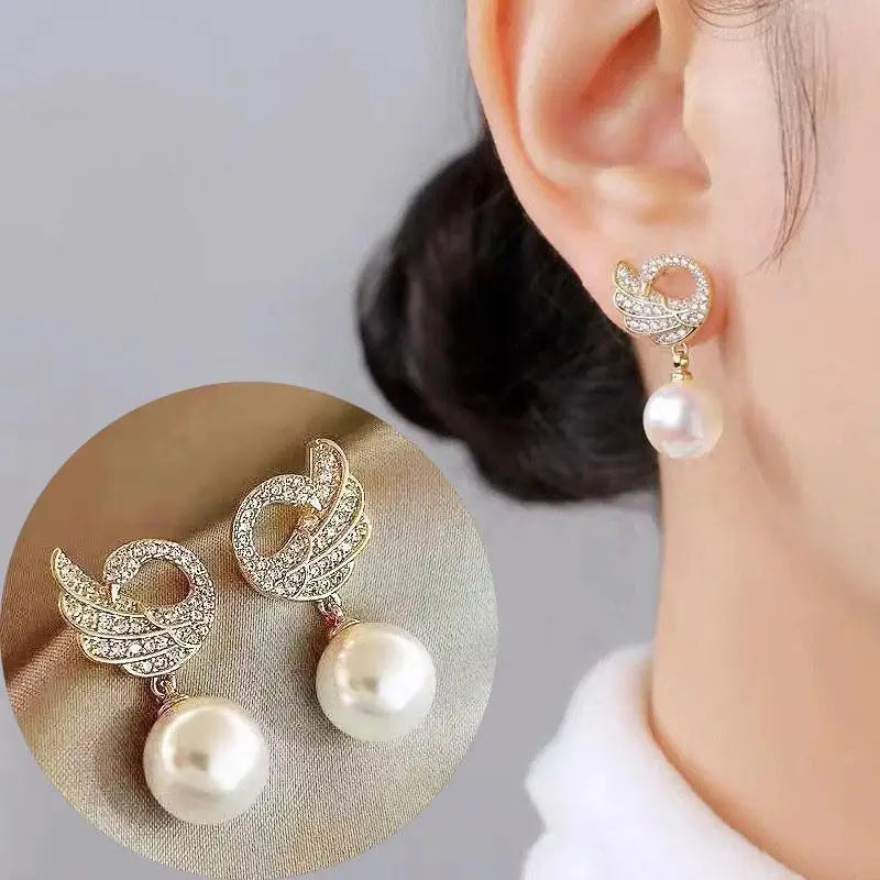 Brincos de cisne de cristal com agulha de prata , moda feminina  brincos de pérola elegantes.