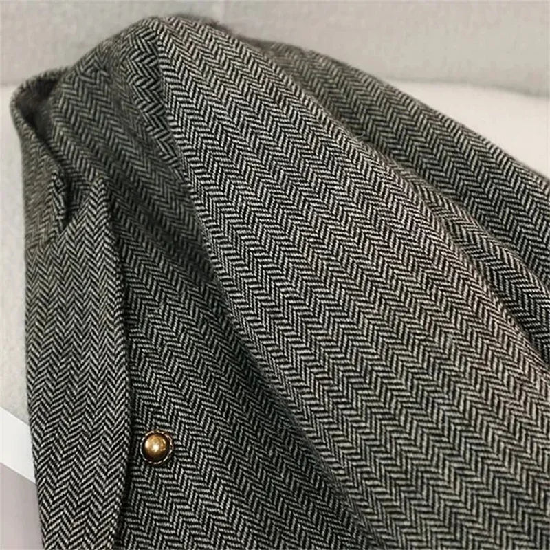 Blazer feminino de alta qualidade  com design moderno e elegante para mulheres que gostam de se vestir bem!