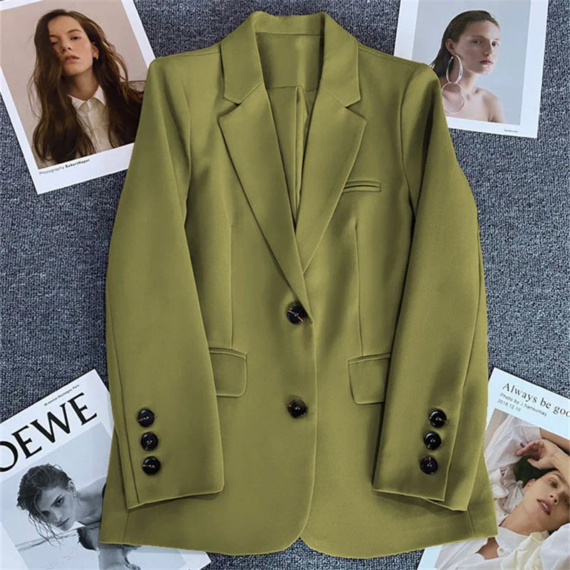 Blazer feminina elegante com botões moda social para ocasiões de trabalho, escritório, casamento, etc.
