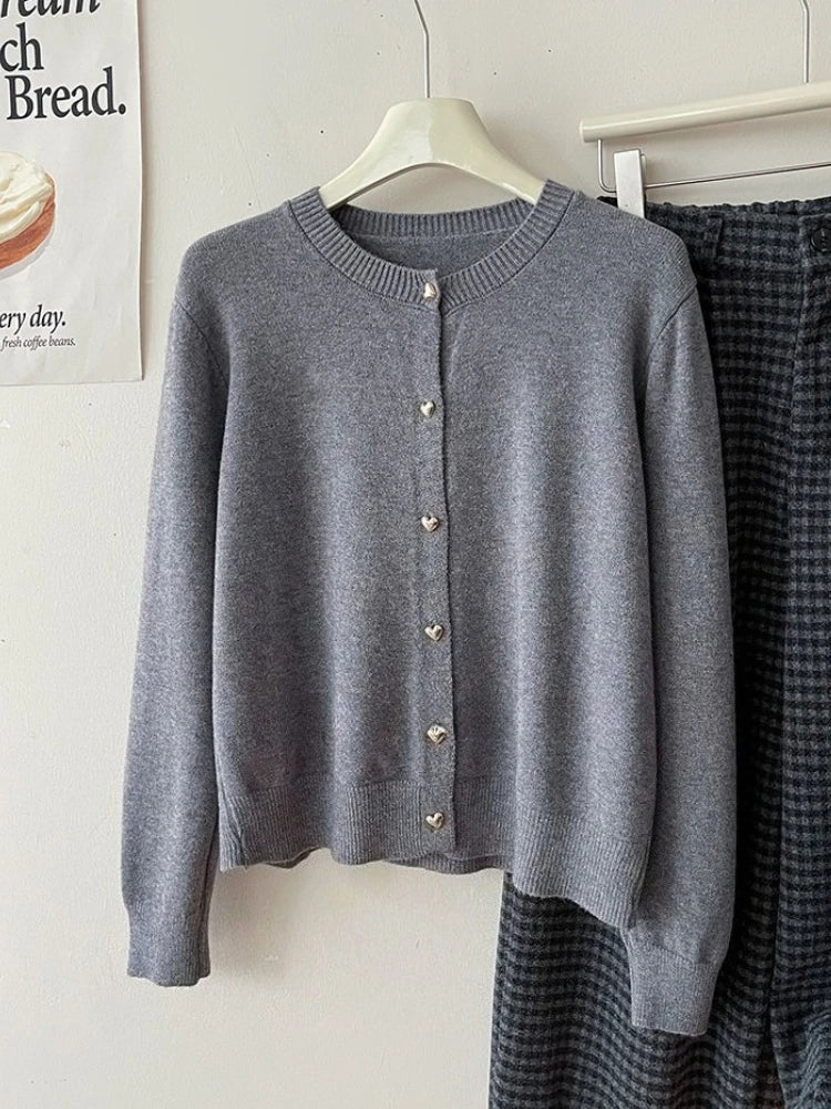 Cardigan feminino com fivela dourada, manga longa, casual, fino, de malha elegante.