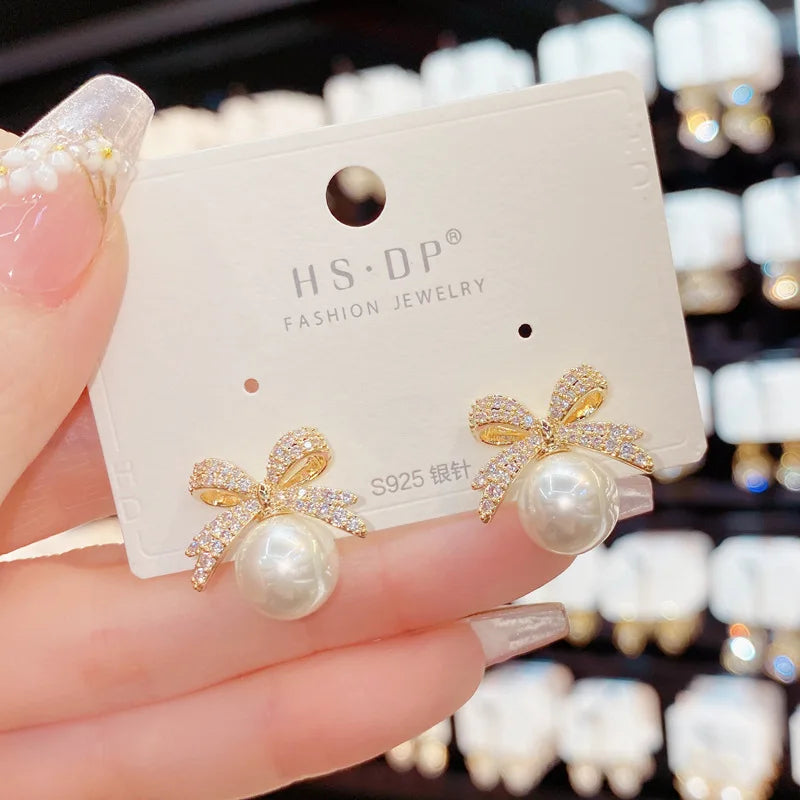 Brincos de pérolas brilhantes com strass, joias leves e luxuosas da moda, presentes para mulheres, casamento e aniversário