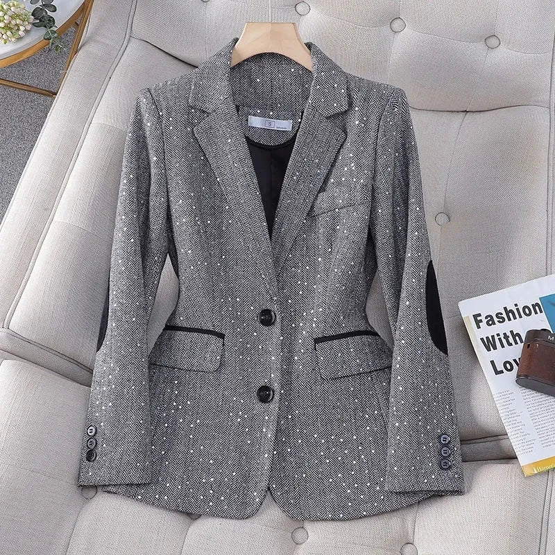 Blazer feminino com design elegante,  executivo primavera/outono  confortável.